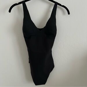 SKIMS Body Core Sculpt Unlined Plunge Thong Bodysuit in Onyx size Small